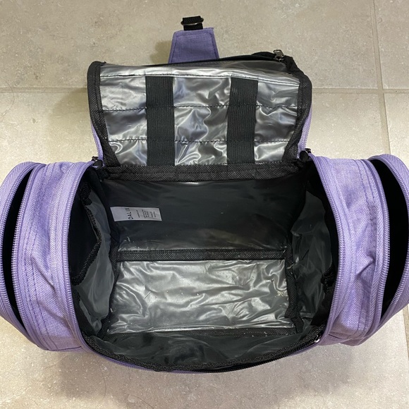 Toiletry bag - Picture 2 of 2